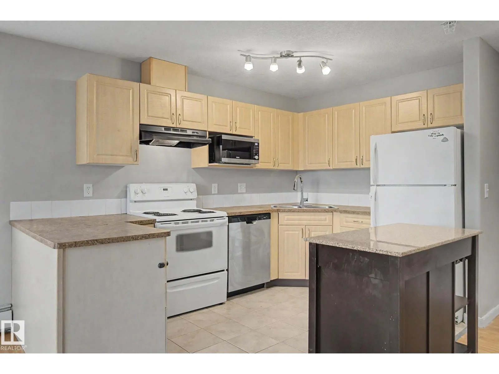 #105 240 SPRUCE RIDGE RD