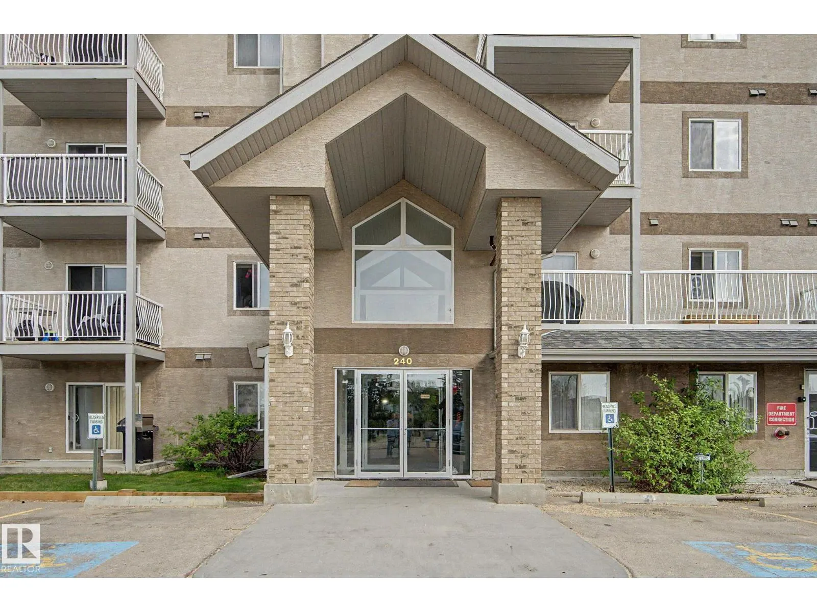 #105 240 SPRUCE RIDGE RD