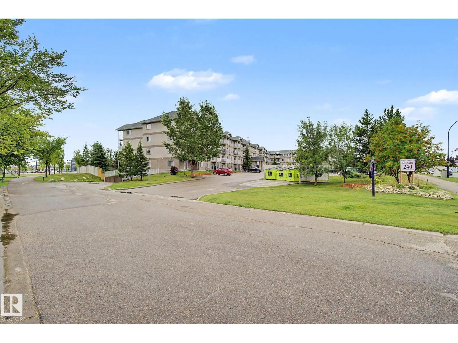 #323 240 SPRUCE RIDGE RD