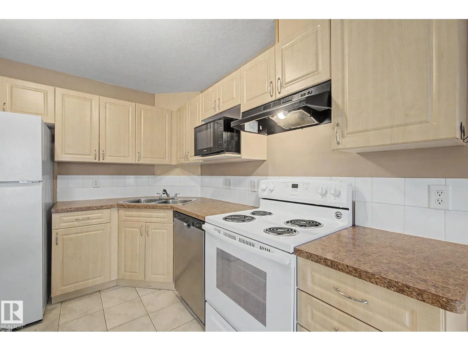 #323 240 SPRUCE RIDGE RD