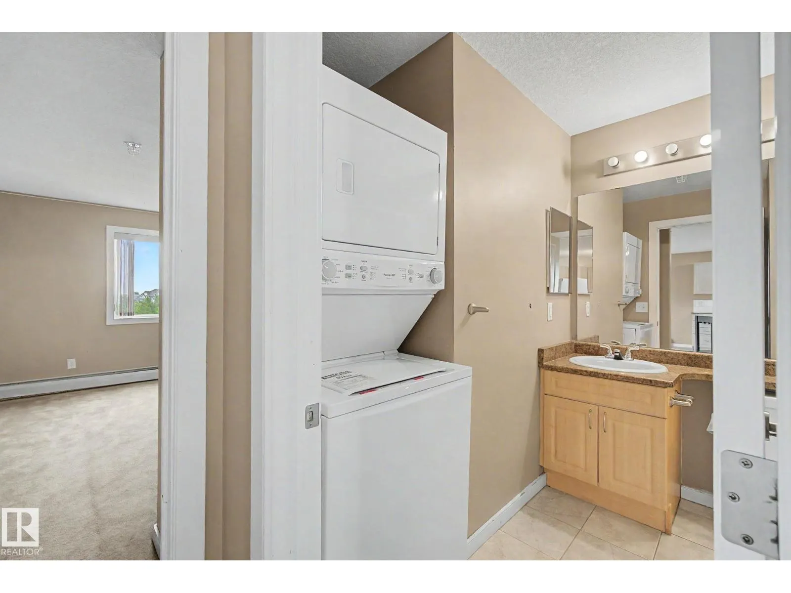 #323 240 SPRUCE RIDGE RD