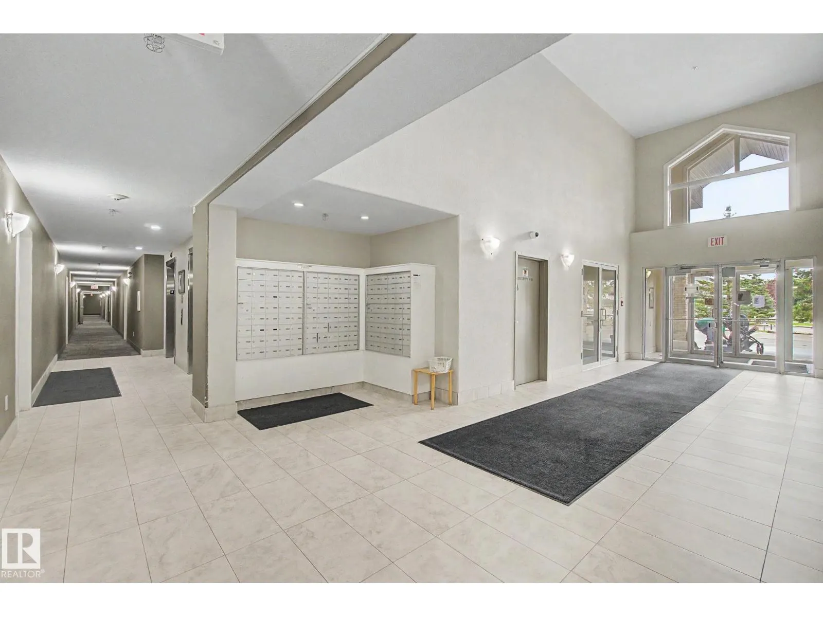 #323 240 SPRUCE RIDGE RD