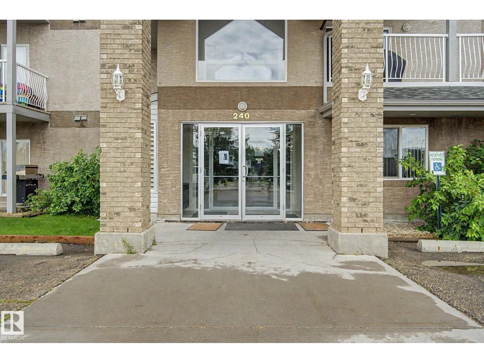 #323 240 SPRUCE RIDGE RD