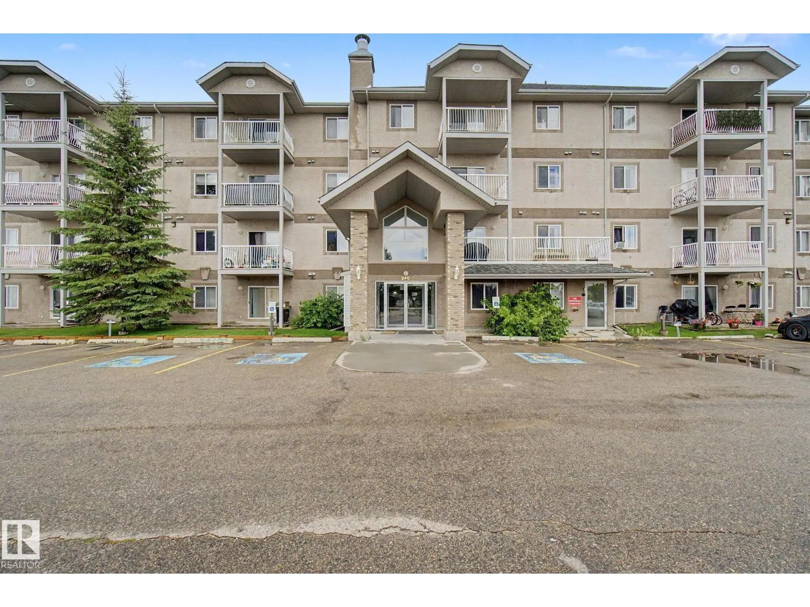 #323 240 SPRUCE RIDGE RD