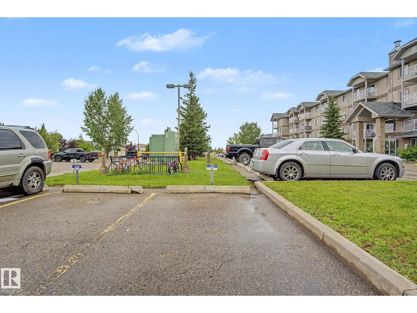 #323 240 SPRUCE RIDGE RD
