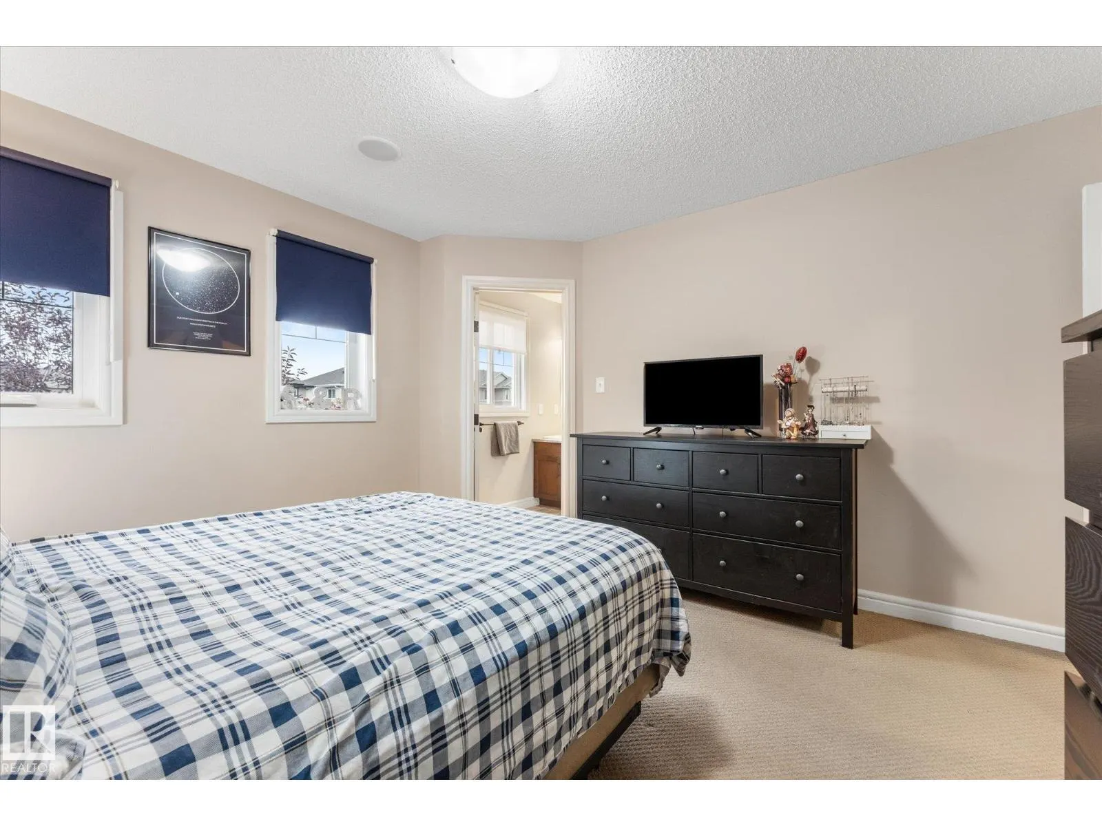 16 MEADOWLAND CR