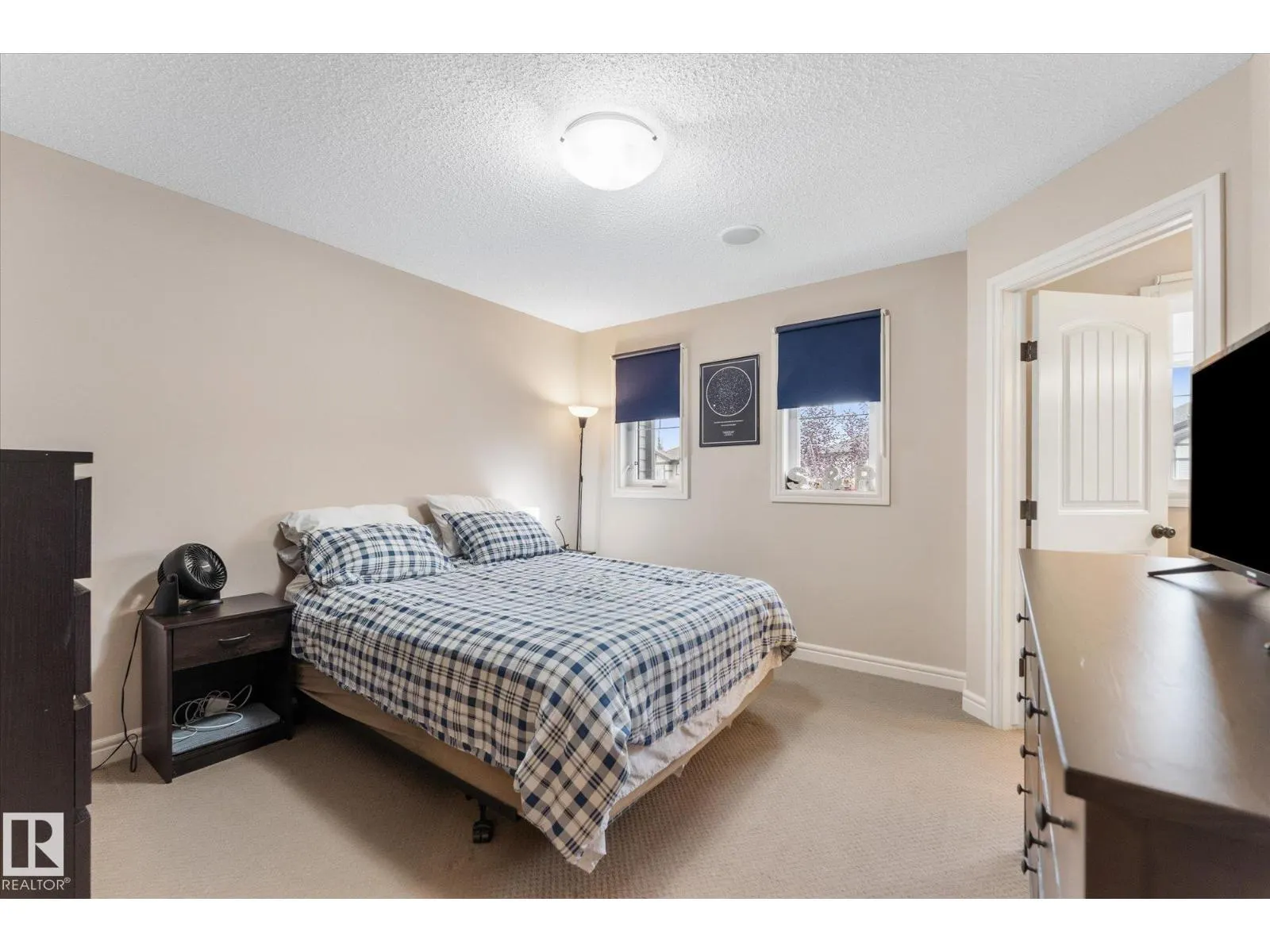 16 MEADOWLAND CR