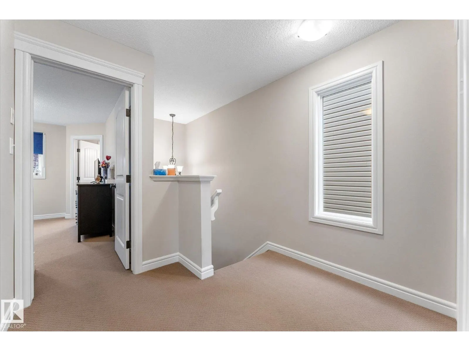 16 MEADOWLAND CR