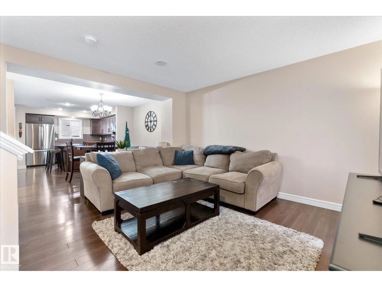 16 MEADOWLAND CR