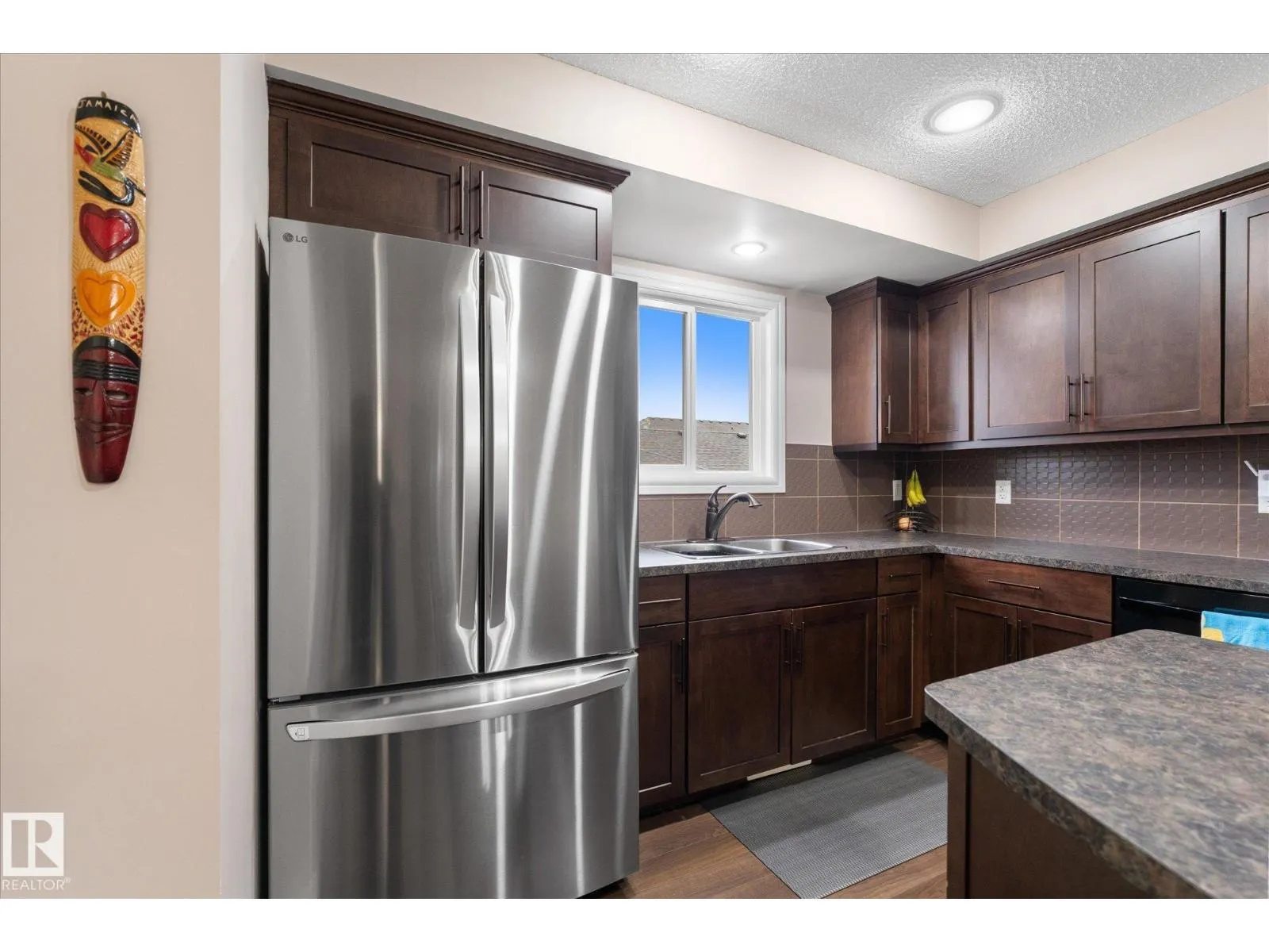 16 MEADOWLAND CR