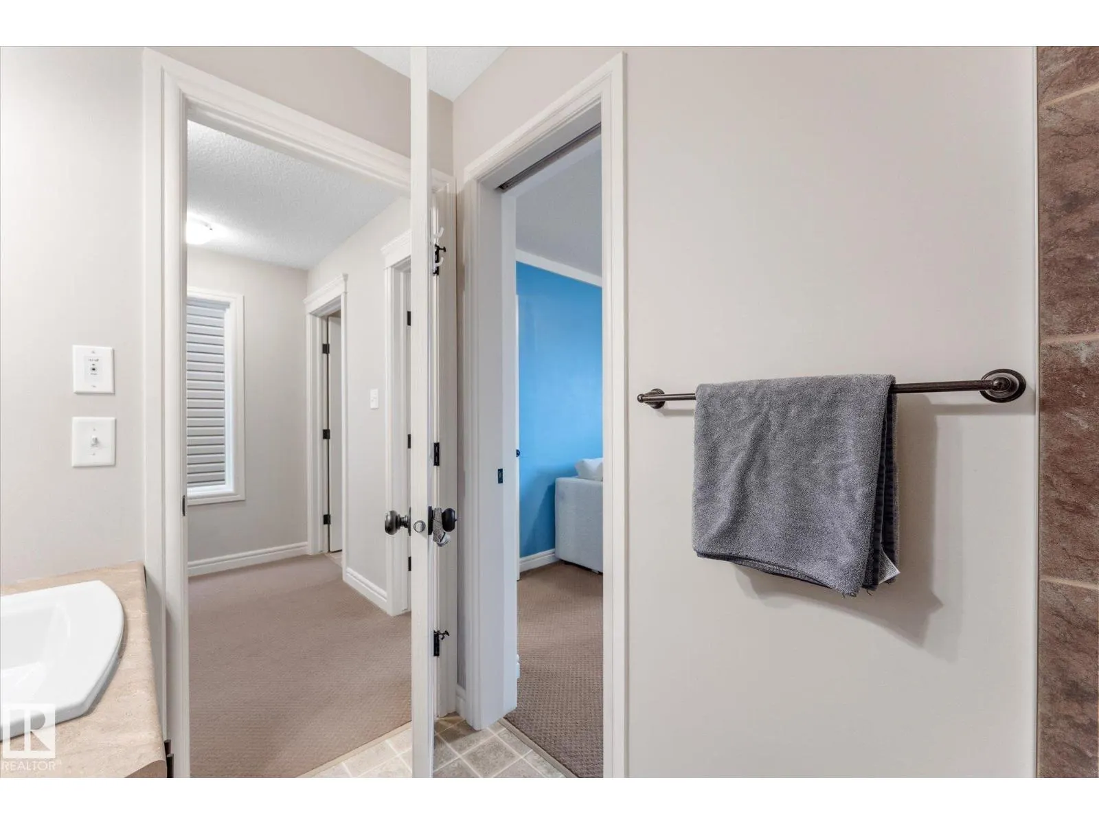 16 MEADOWLAND CR
