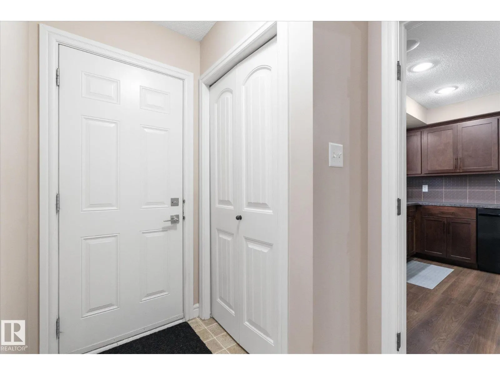 16 MEADOWLAND CR