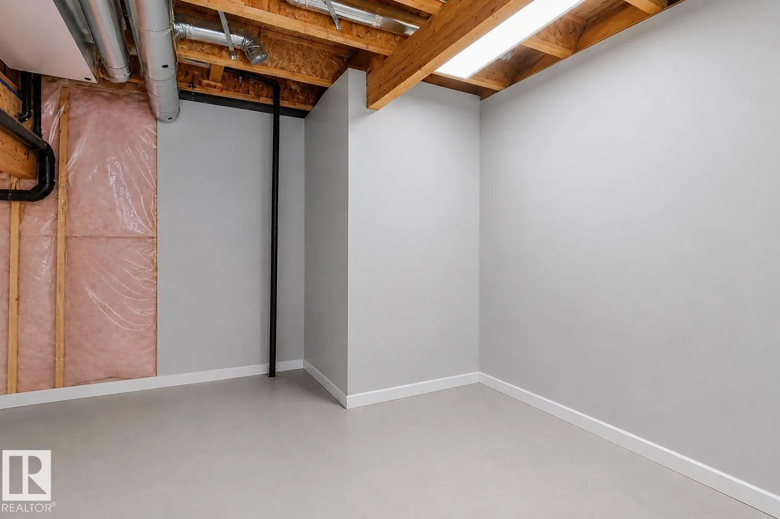 424 SIMMONDS WY