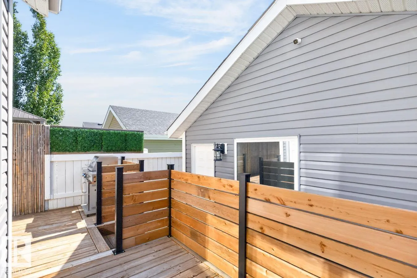 424 SIMMONDS WY