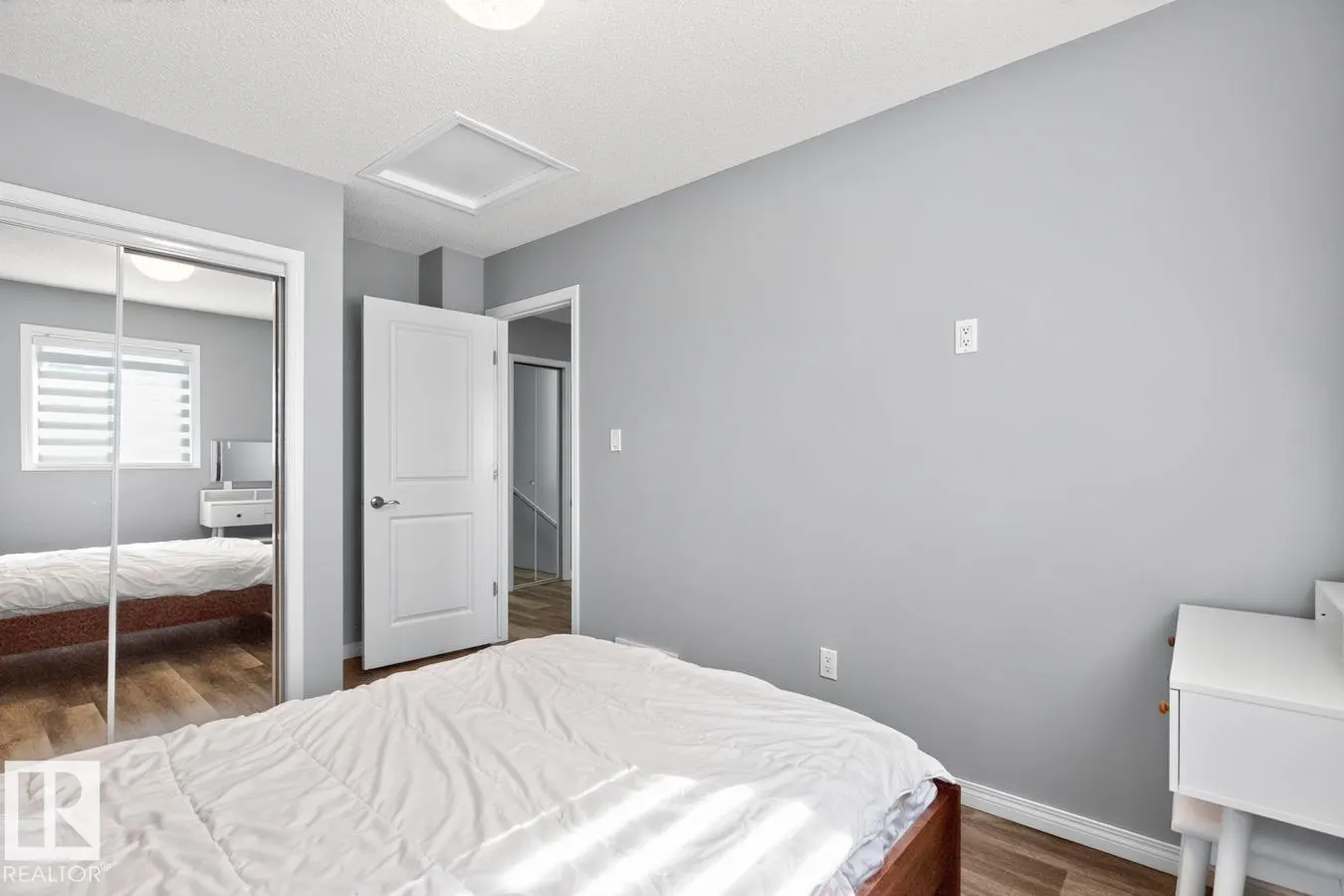 424 SIMMONDS WY