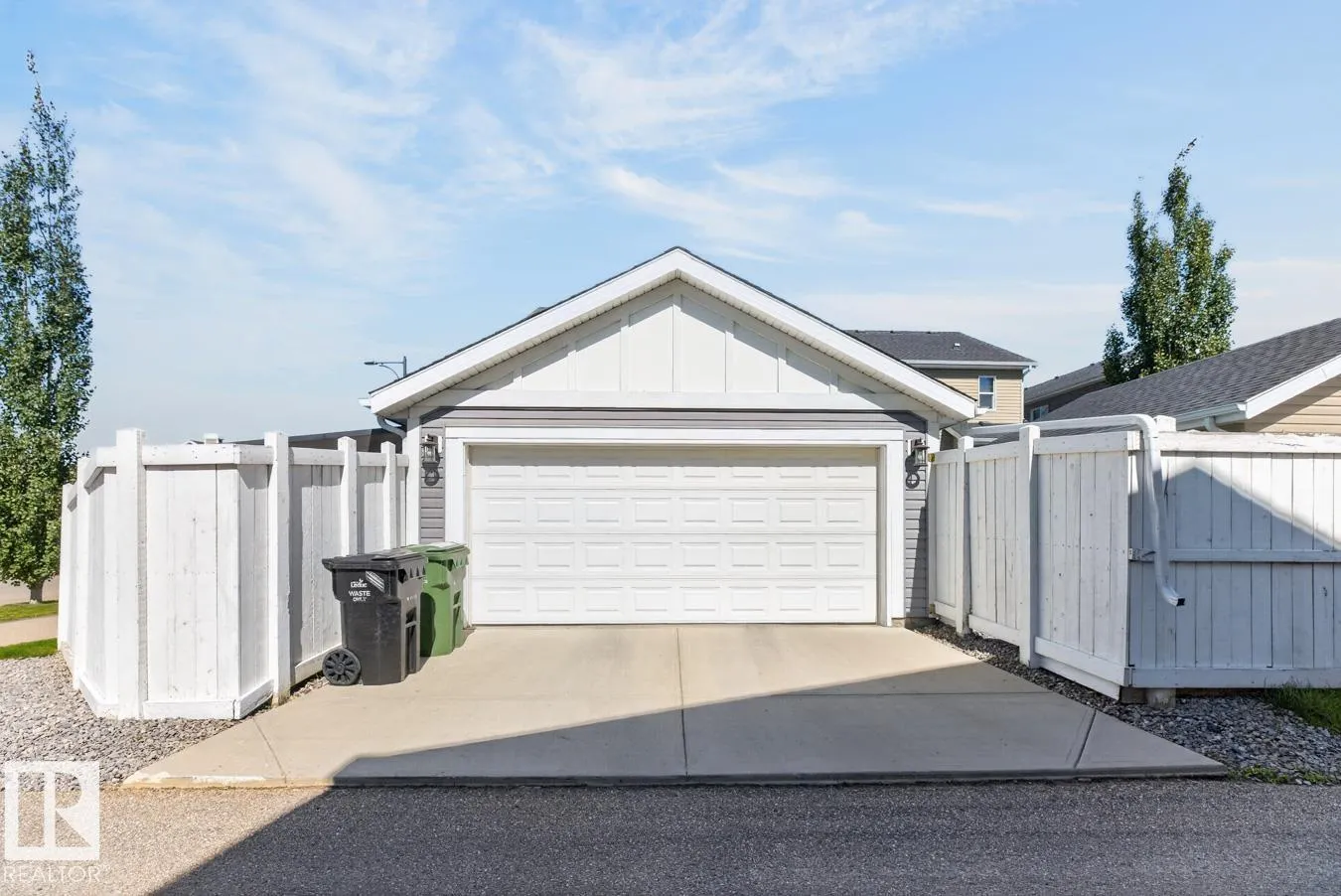 424 SIMMONDS WY