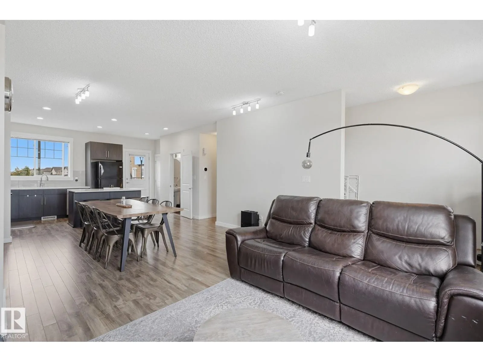 #106 8530 94 ST NE