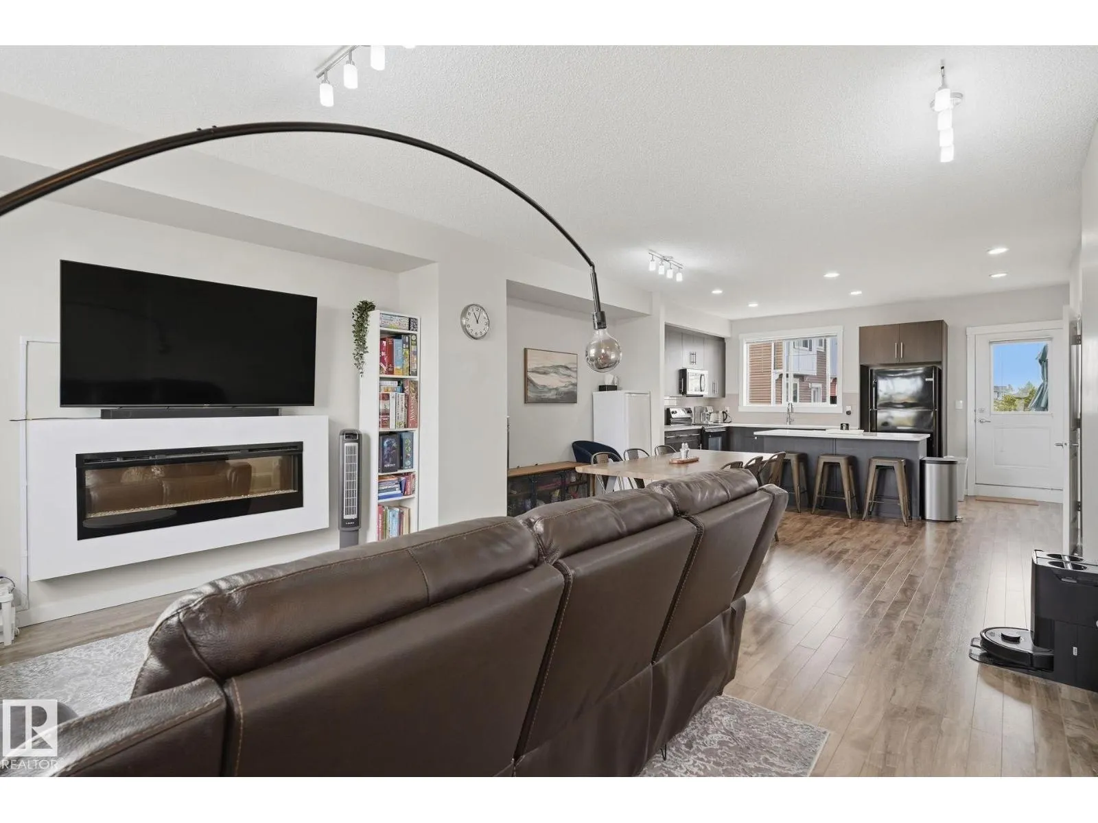 #106 8530 94 ST NE