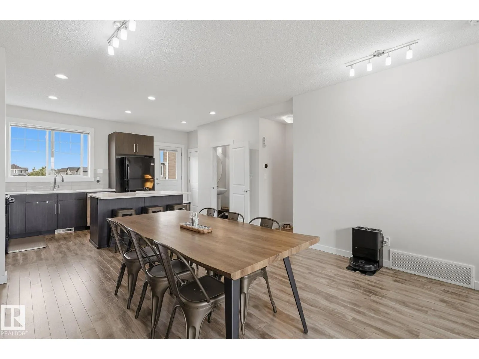 #106 8530 94 ST NE