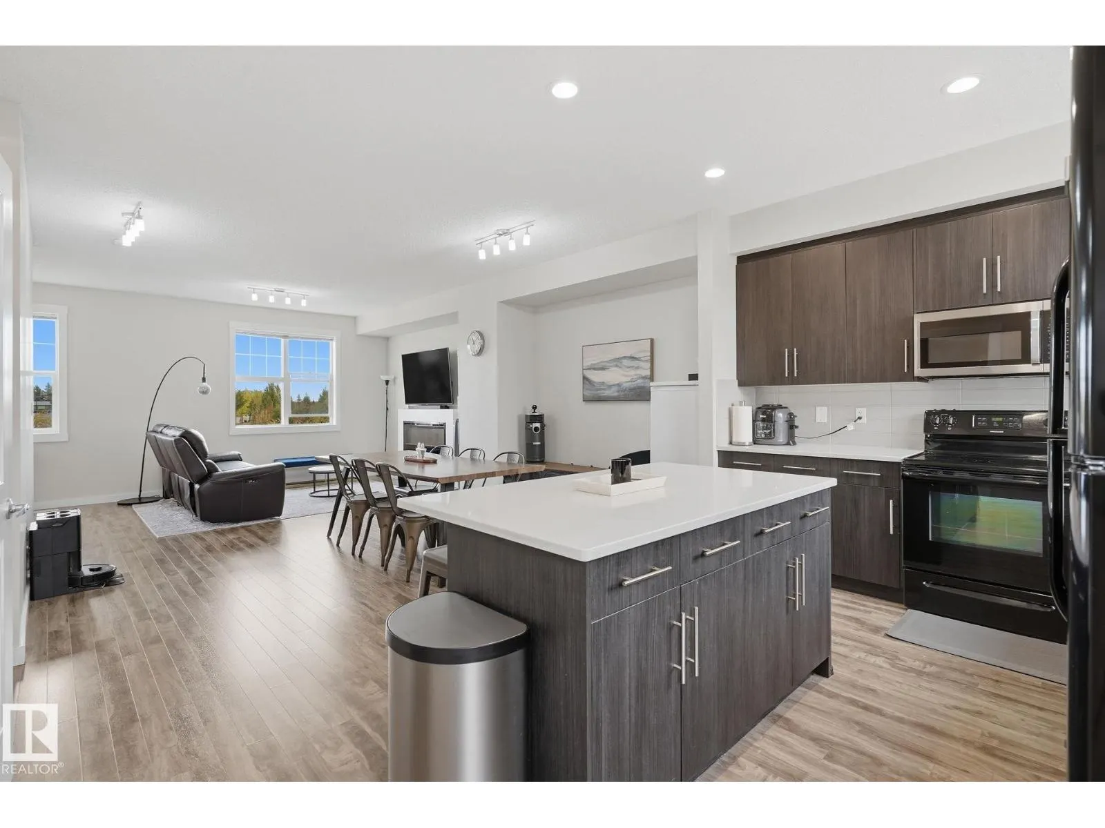 #106 8530 94 ST NE