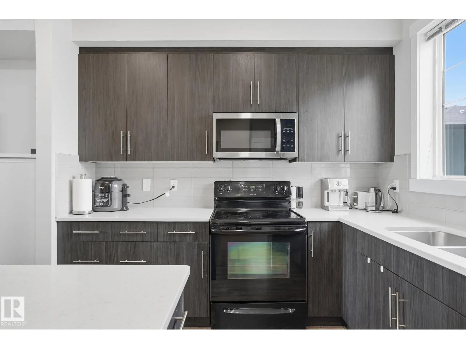 #106 8530 94 ST NE