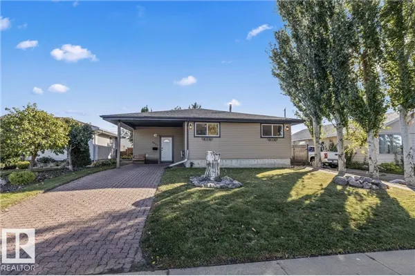 8907 136 AV NW