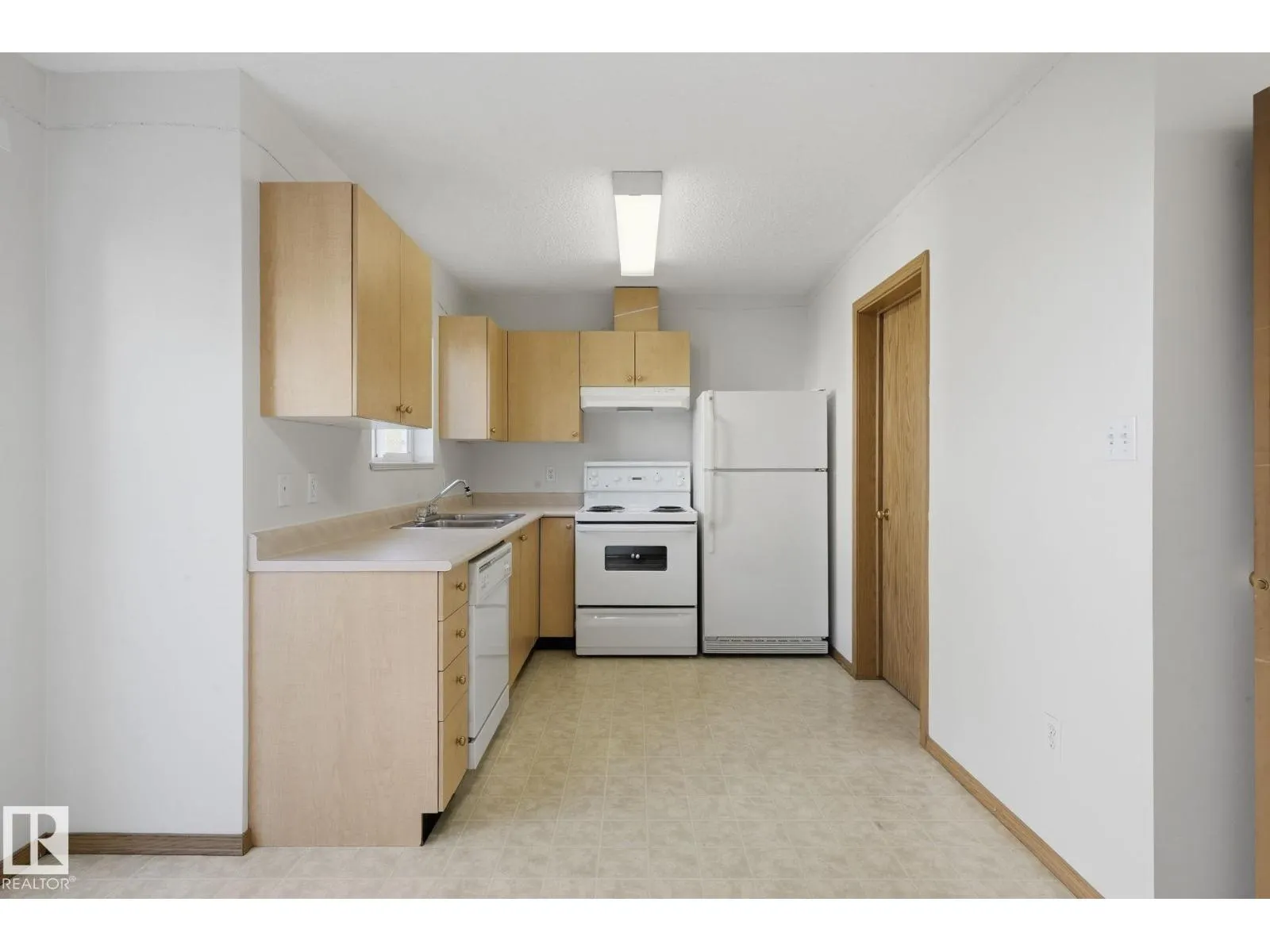 #408 610 KING ST