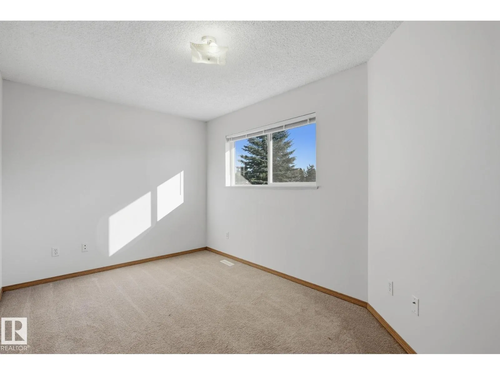#408 610 KING ST