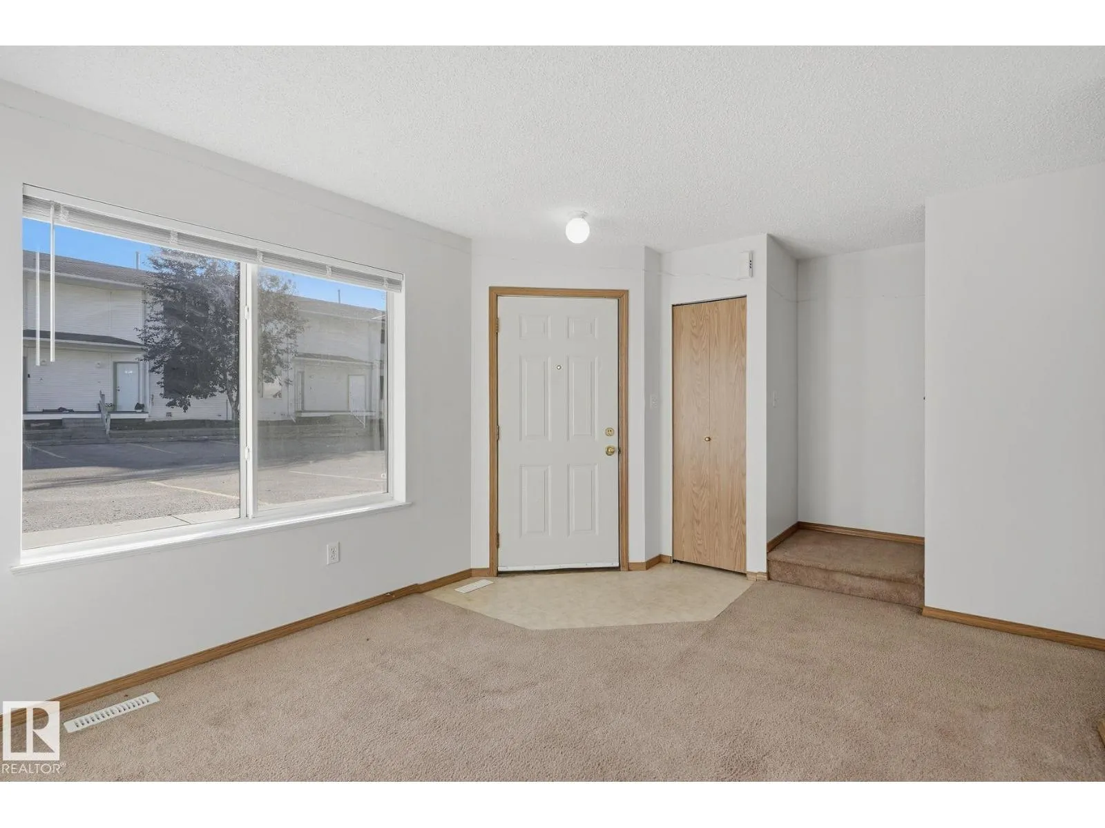 #408 610 KING ST