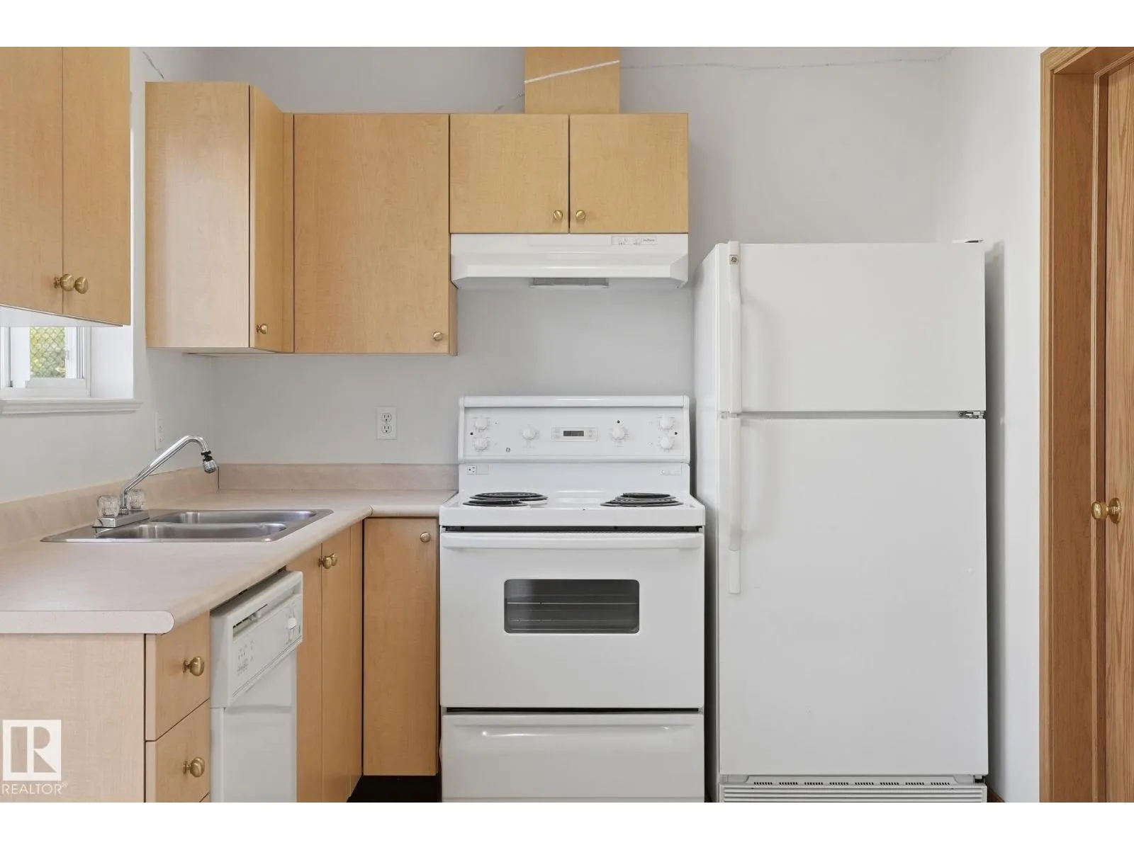 #408 610 KING ST