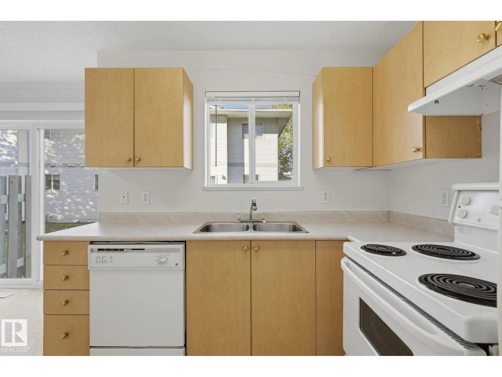 #408 610 KING ST