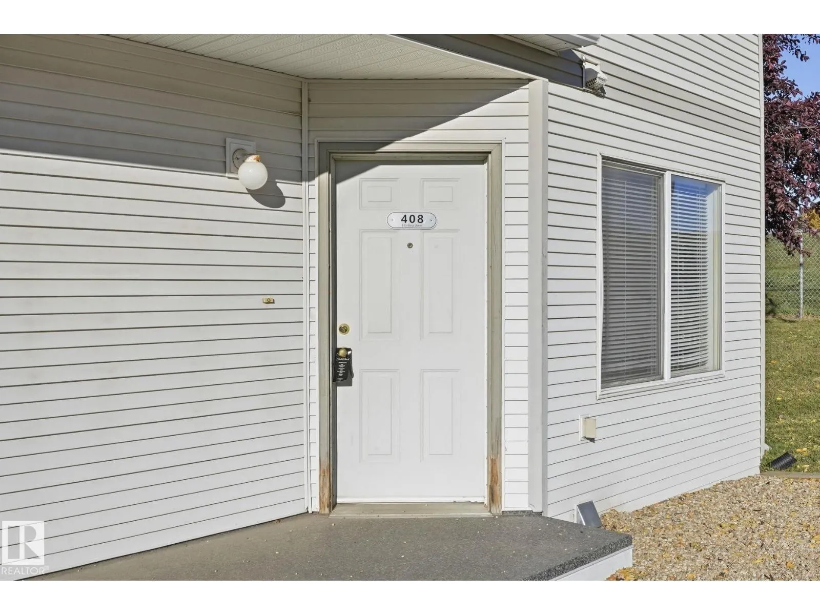 #408 610 KING ST