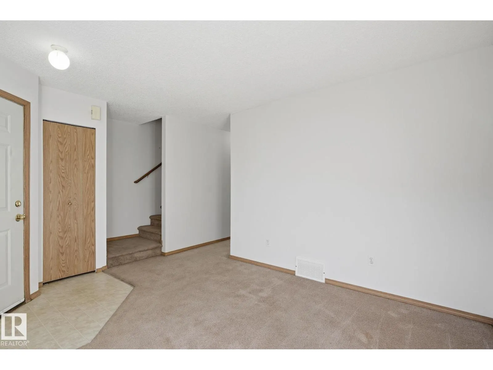 #408 610 KING ST