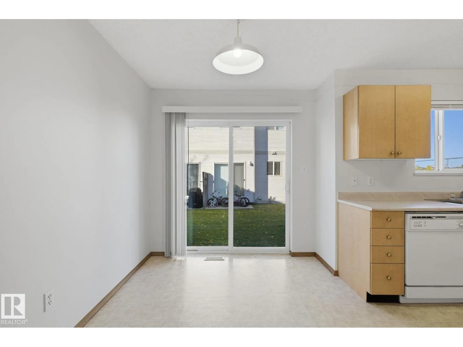 #408 610 KING ST