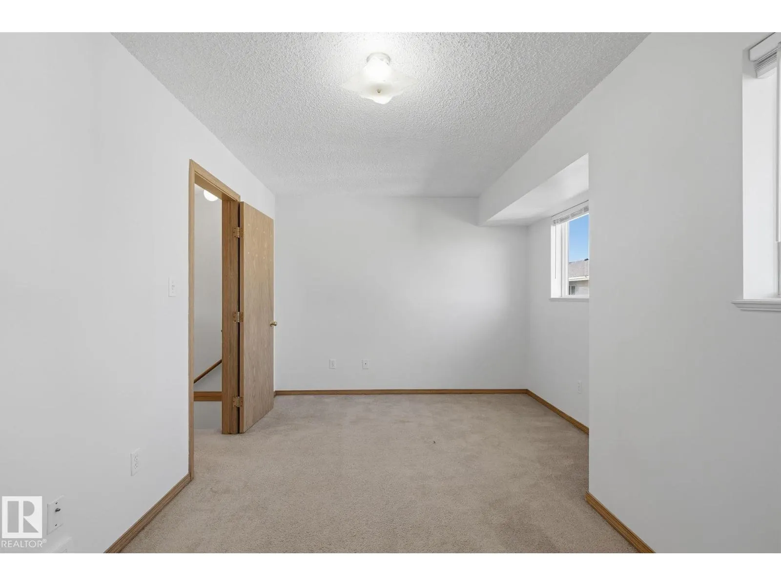 #408 610 KING ST