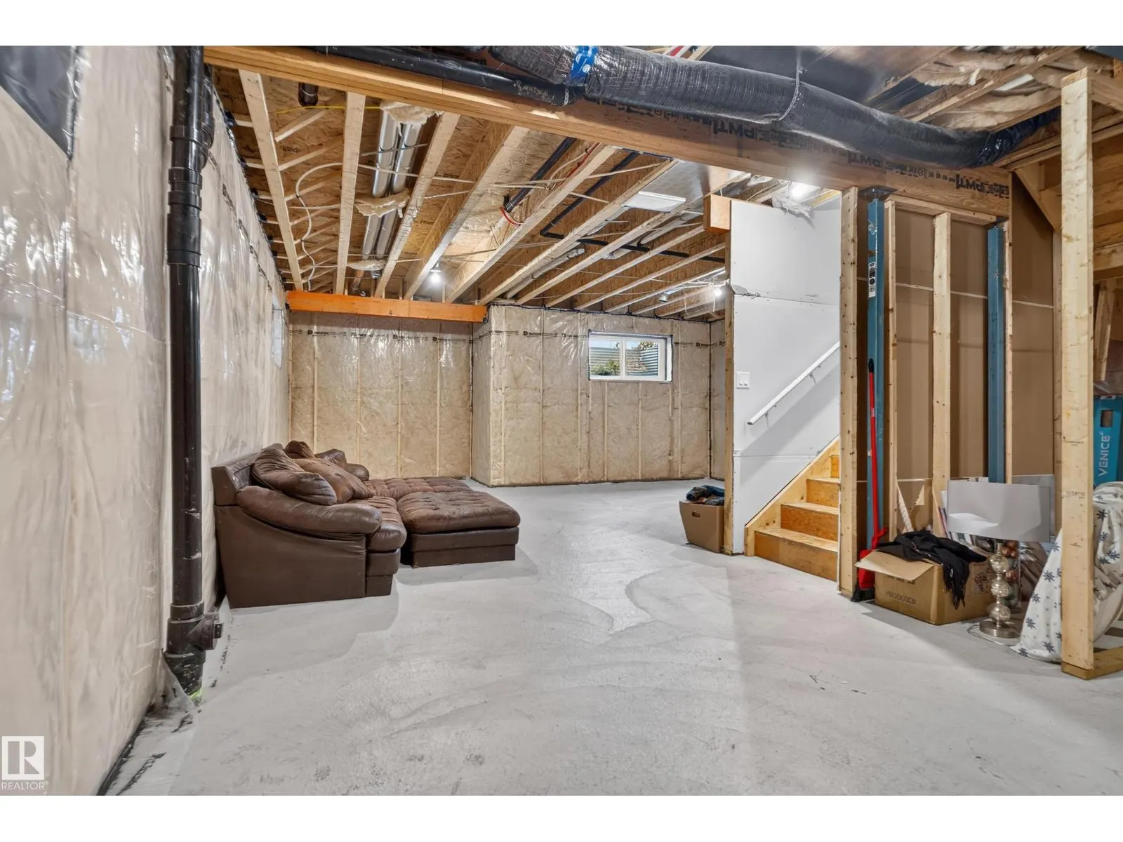 103 EDGEFIELD WY