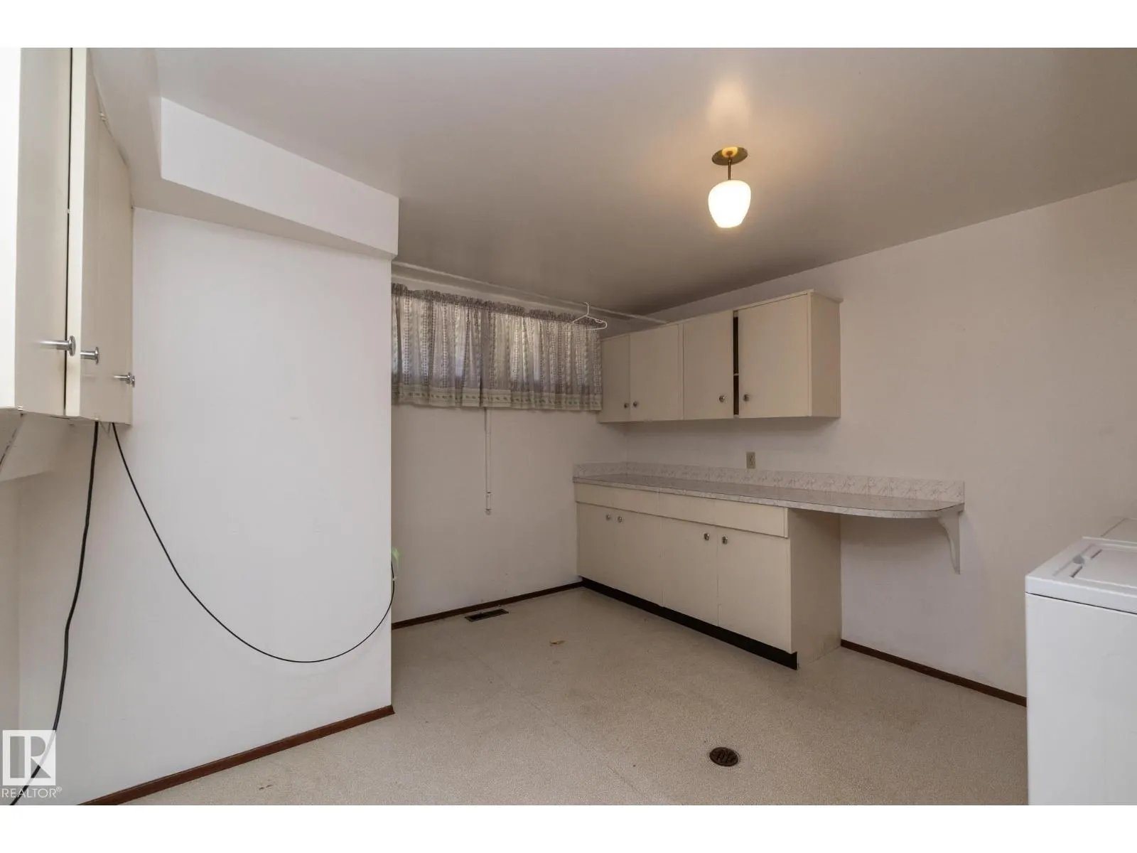 11322 52 ST NW