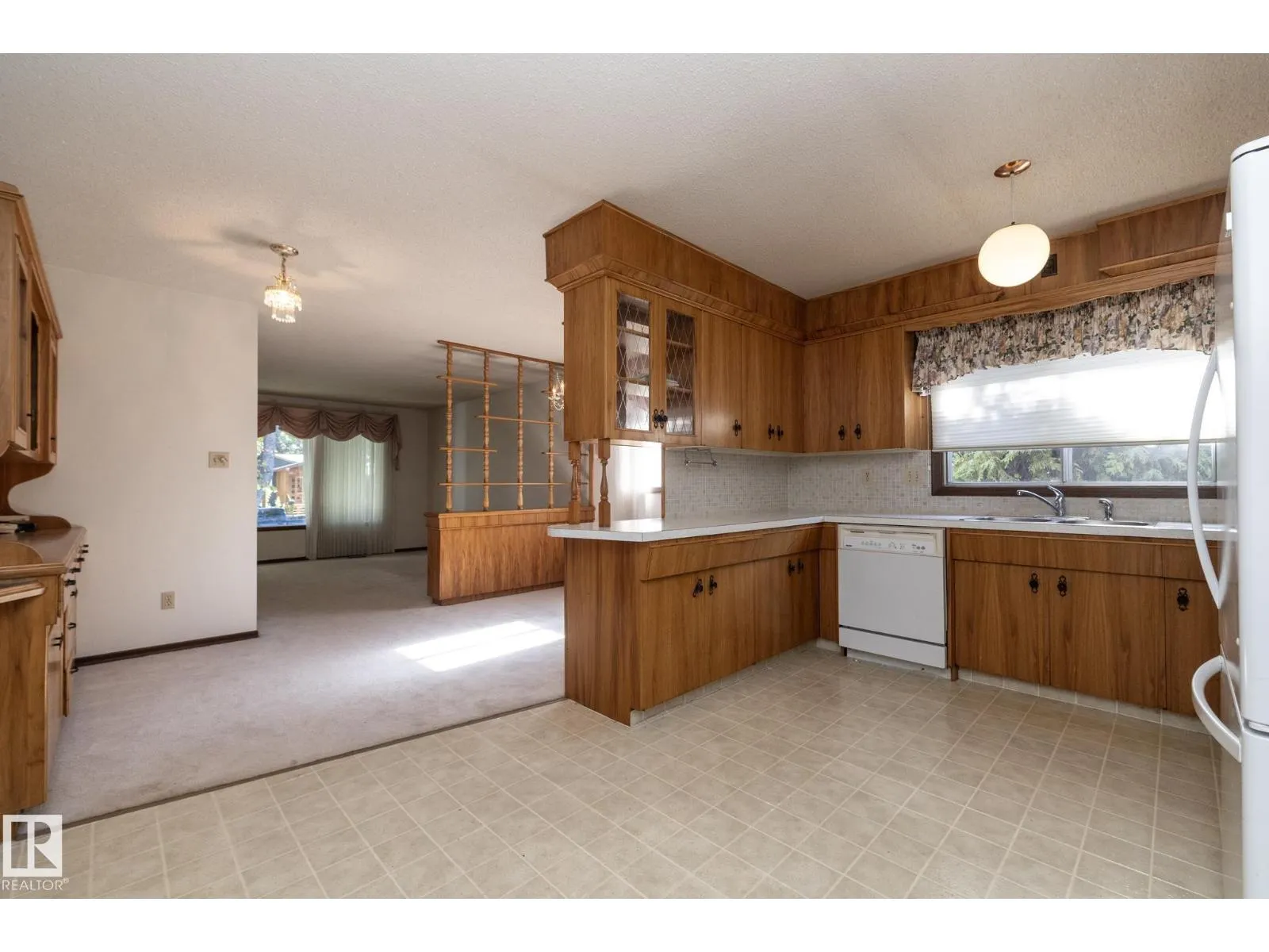 11322 52 ST NW