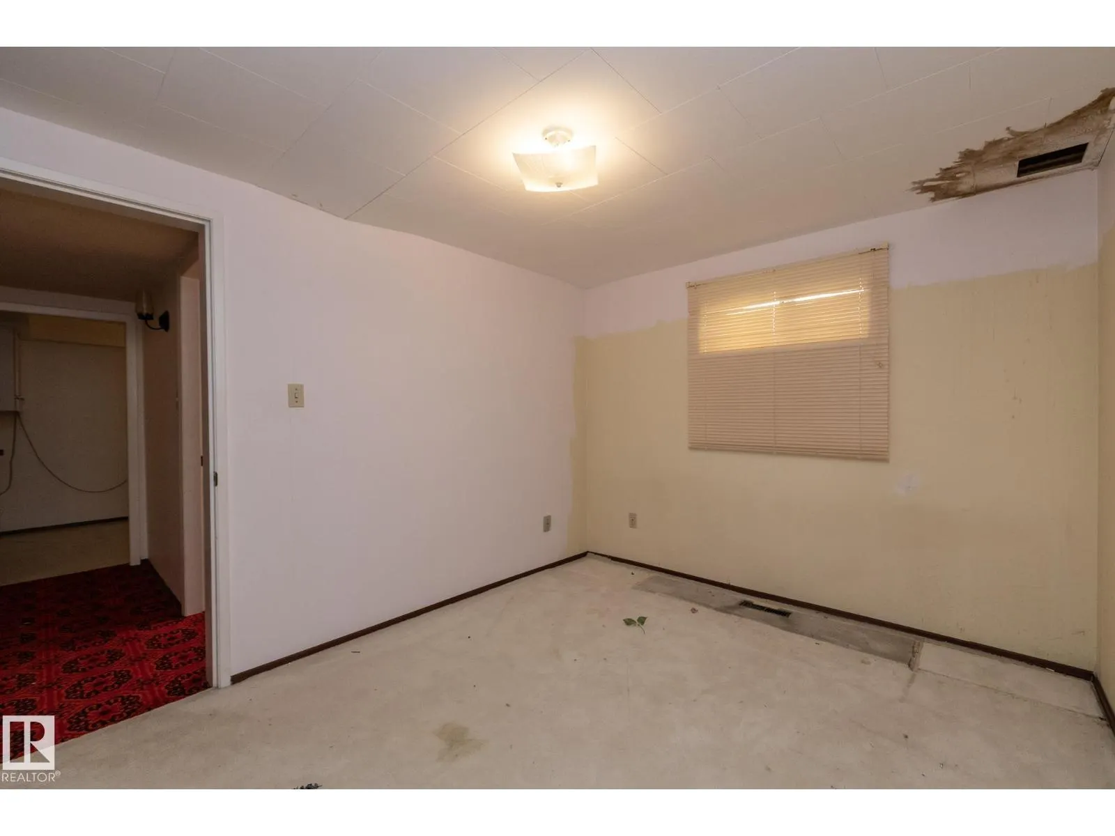 11322 52 ST NW