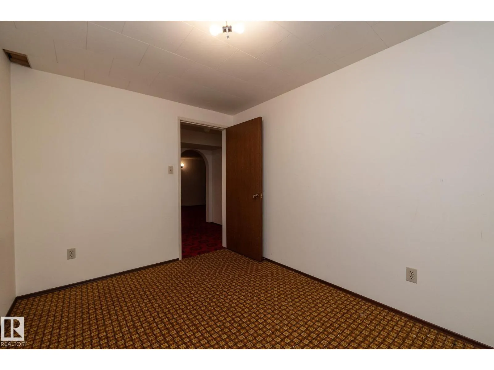 11322 52 ST NW