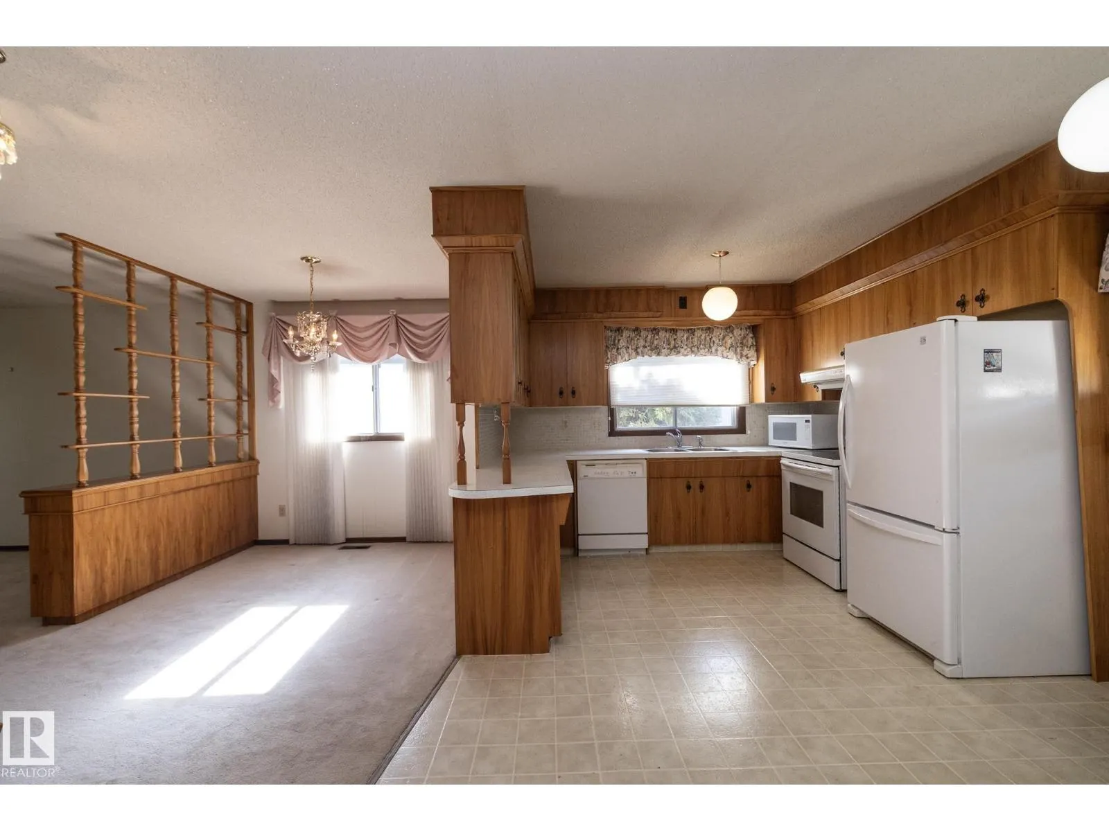 11322 52 ST NW
