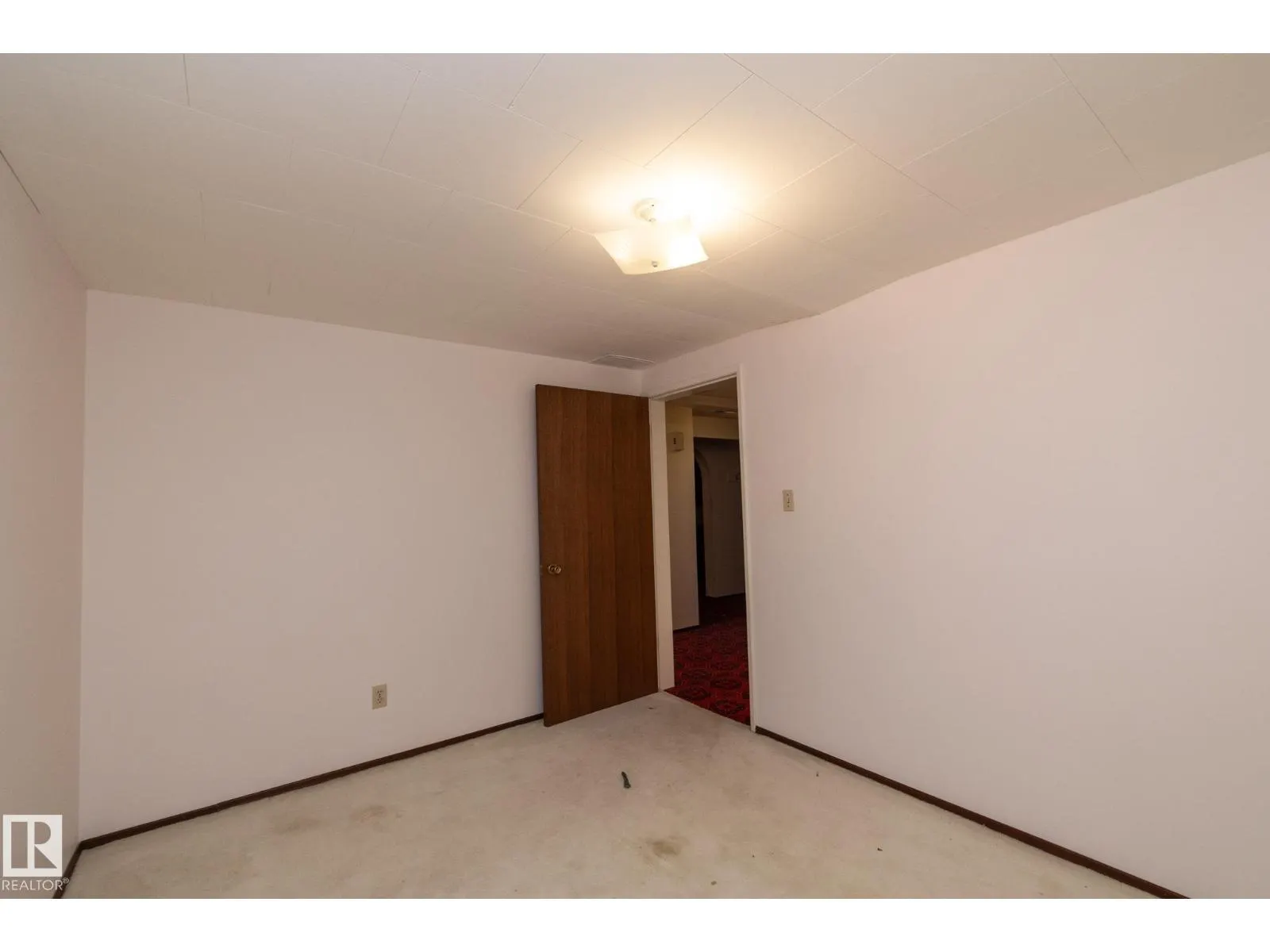 11322 52 ST NW
