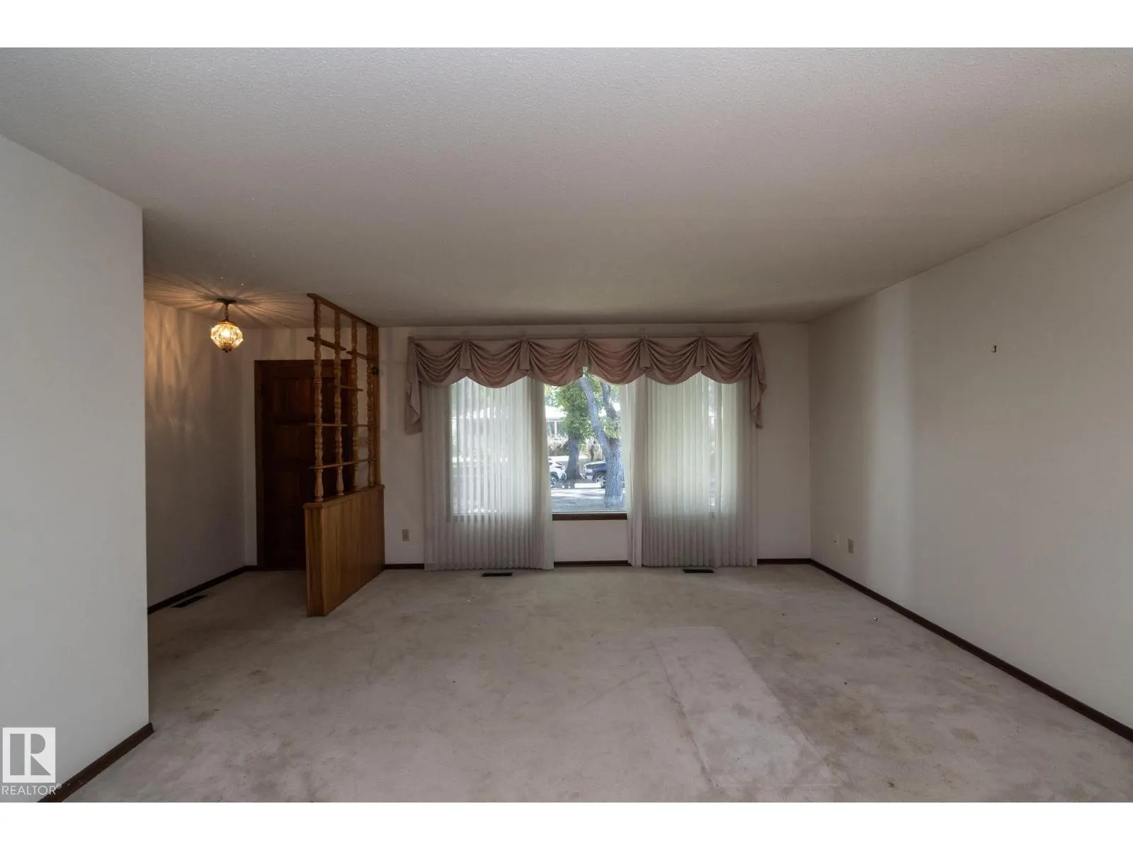 11322 52 ST NW