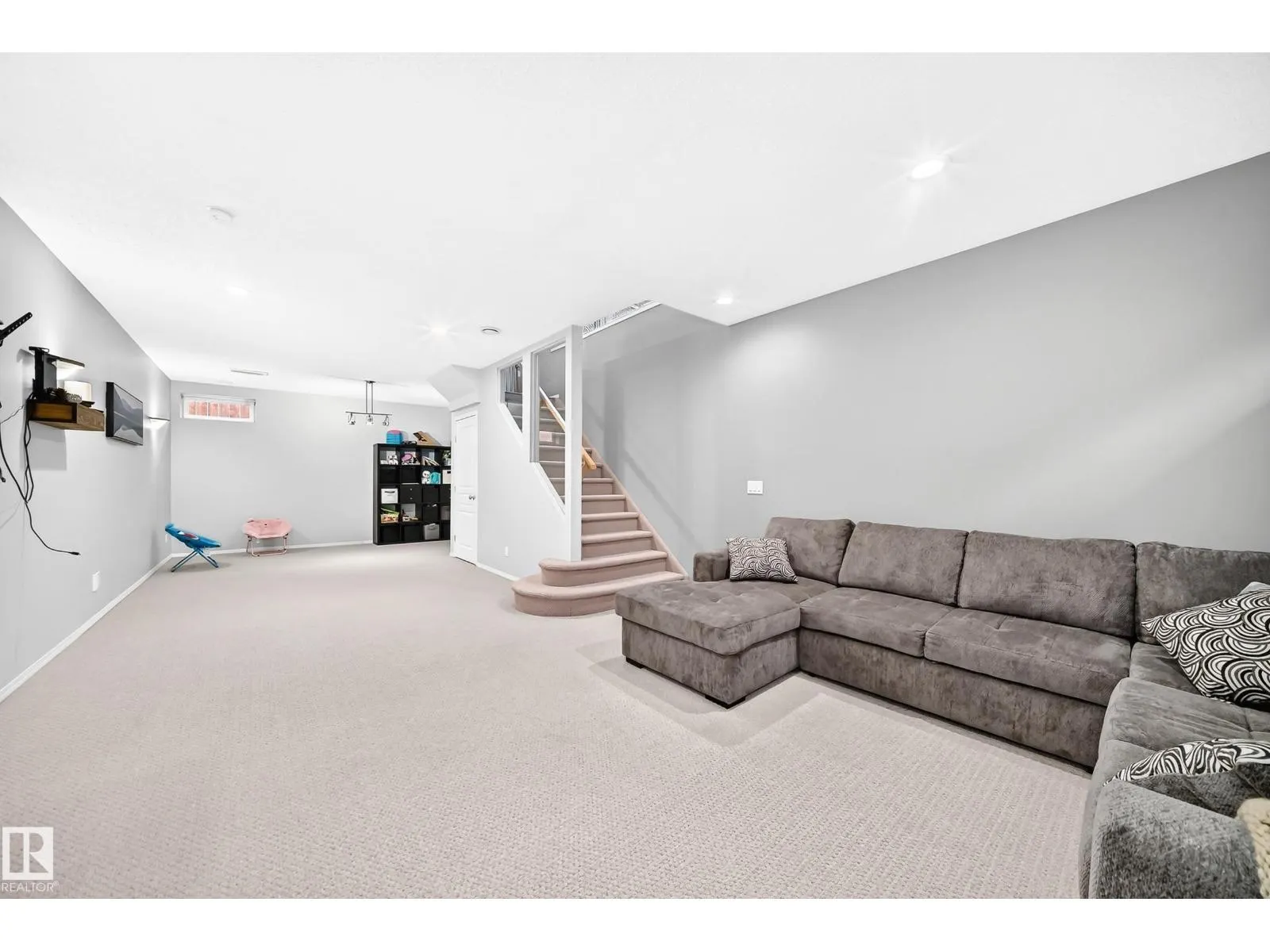 81 DUNFIELD CR