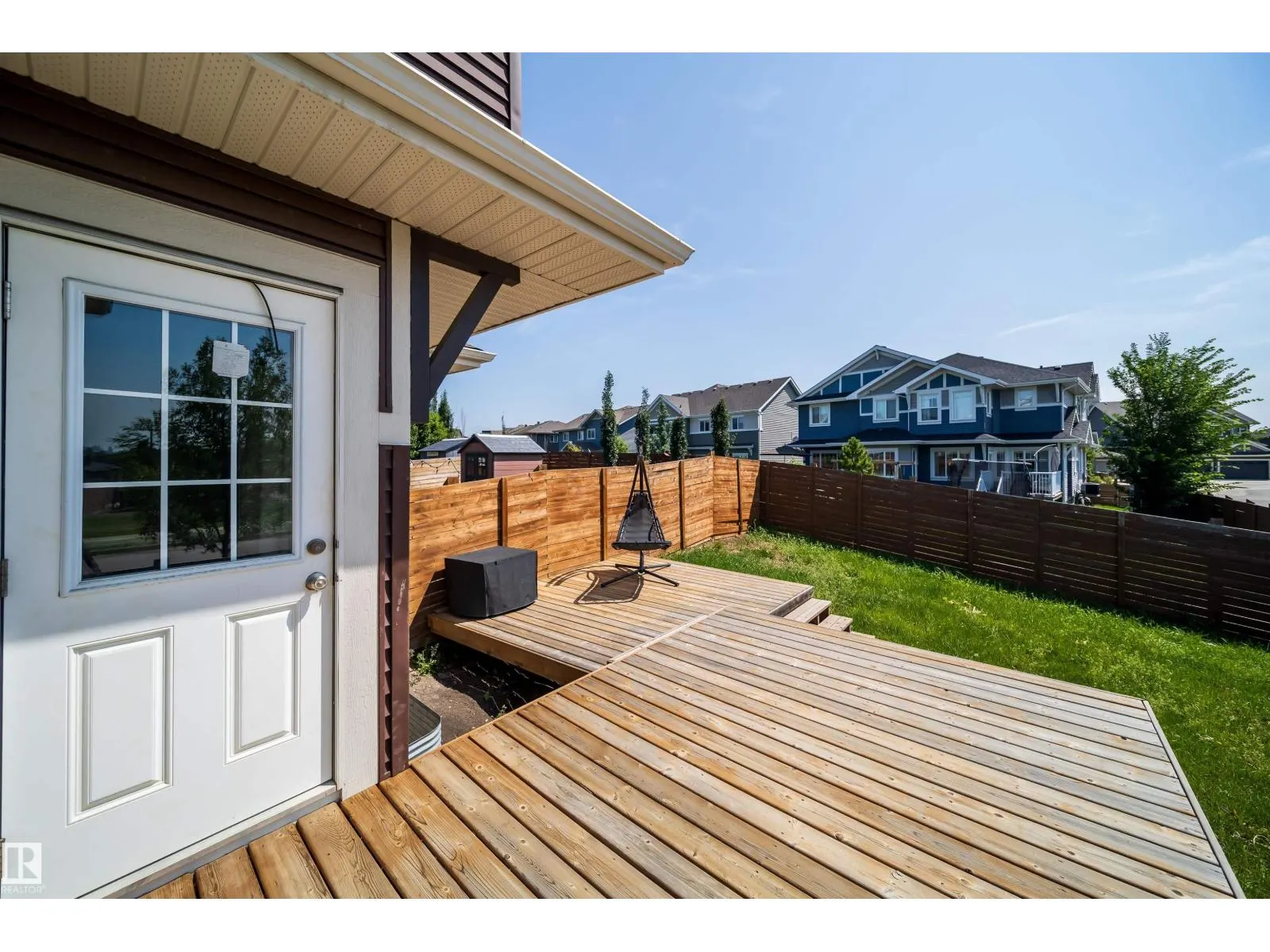 114 James CR
