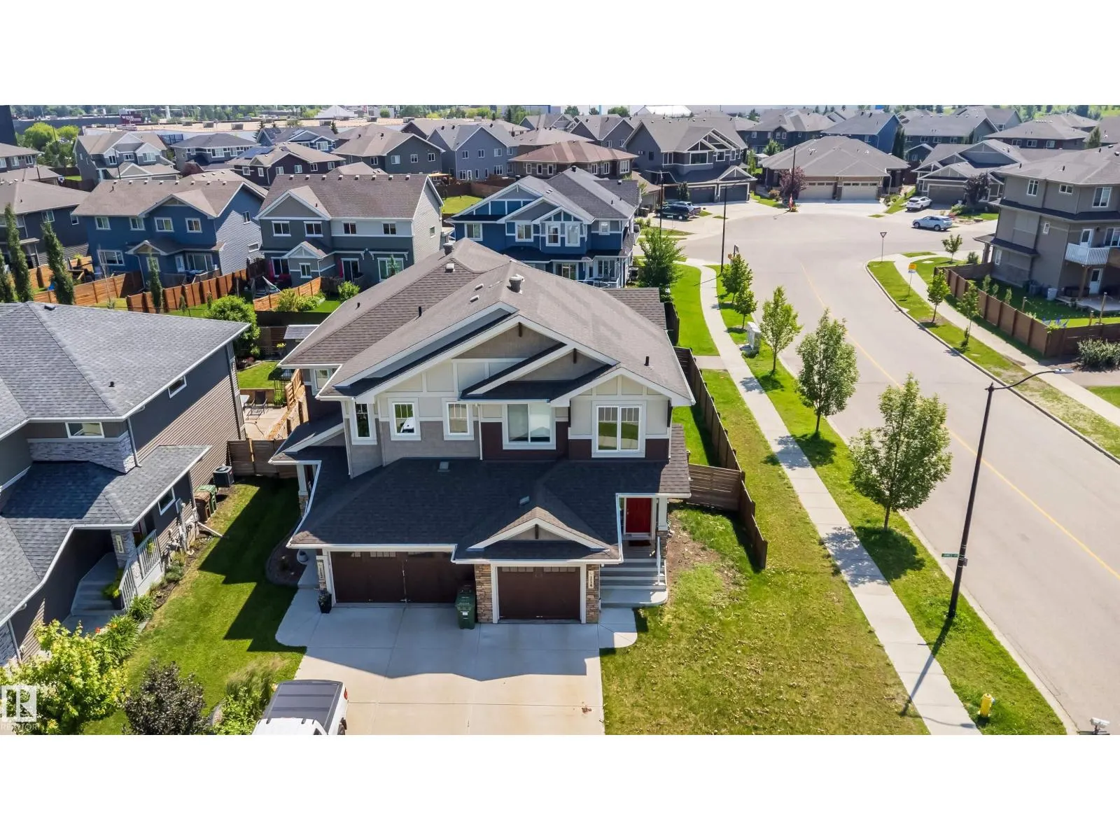 114 James CR