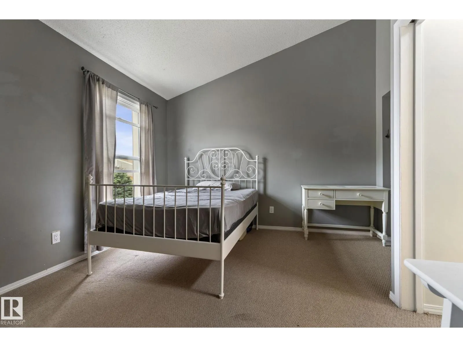 10 GRANDVIEW RG