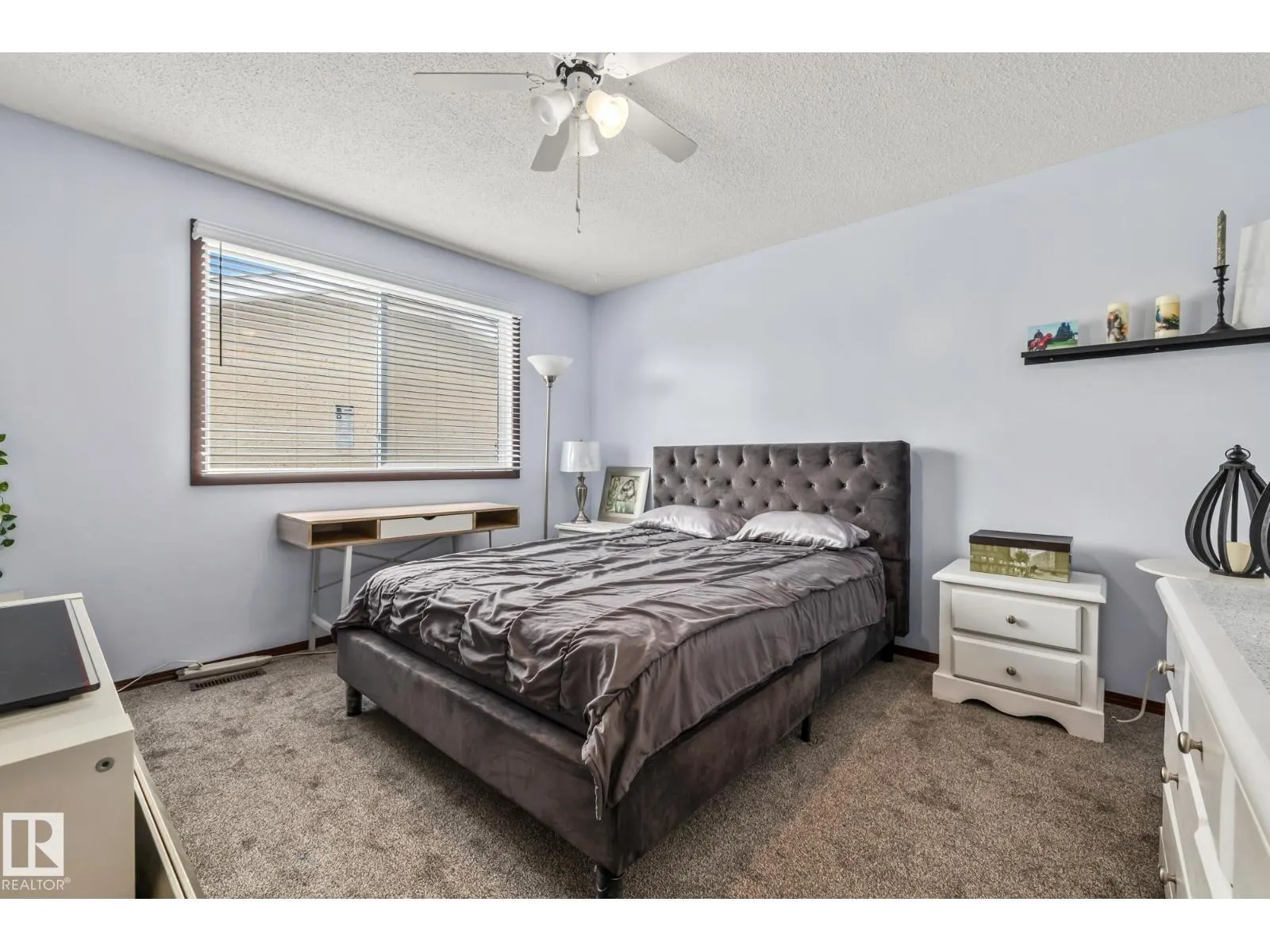 8812 135 AV NW