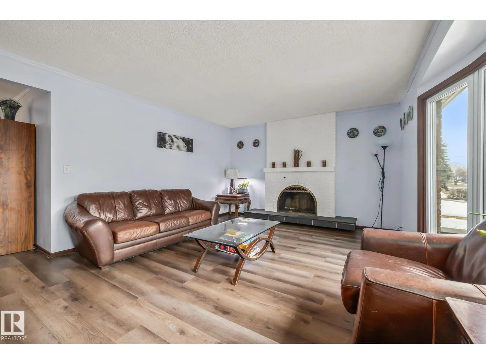 8812 135 AV NW