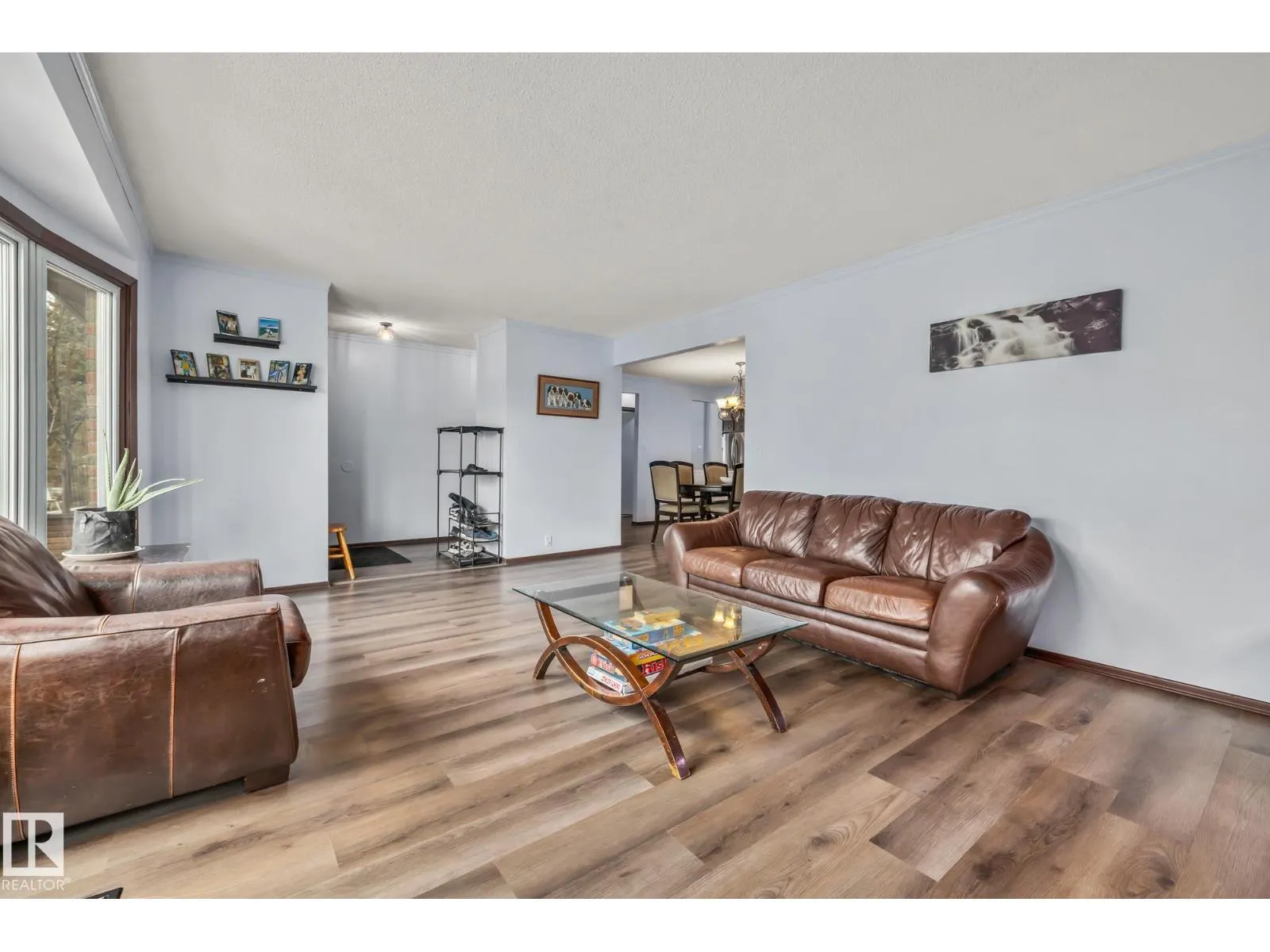 8812 135 AV NW